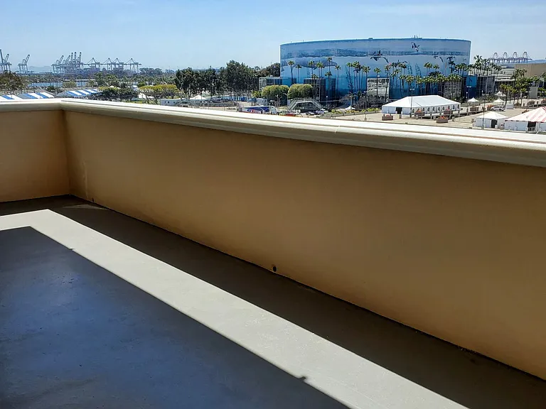 Long Beach Towers — Photo 12