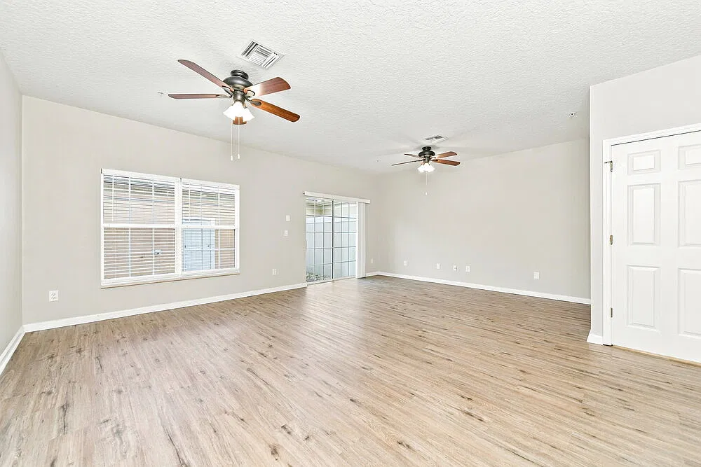 3 bed, 2.5 bath, 1724 sqft, $2,540 — Photo 4