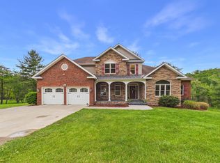 212 Bishop Rd, Blacksburg, VA 24060