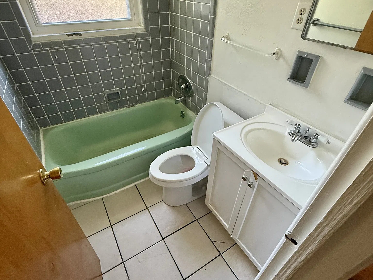 62 Bennington Drive - 4 — Photo 2