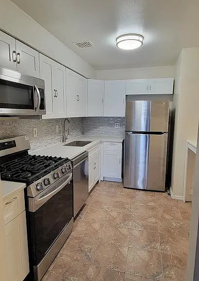 82 Country Pointe Cir #76 — Photo 4