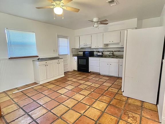 3rd image of 4939 22nd Ave N