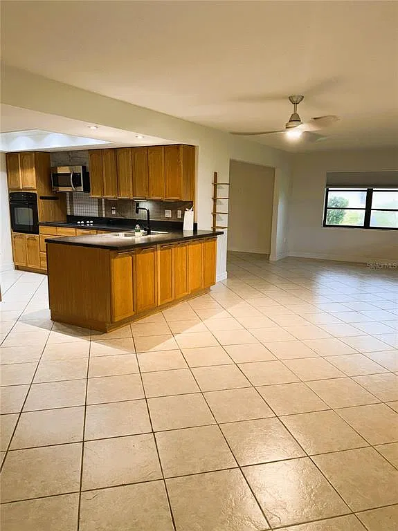 2 bed, 2.0 bath, 1777 sqft, $1,995 — Photo 2
