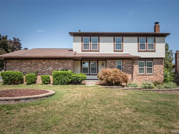 39214 Lapham Dr, Livonia, MI 48154