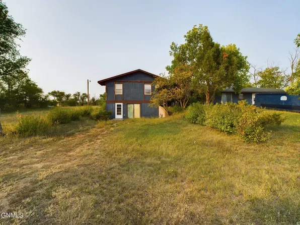 1612 14th St SW, Watford City, ND 58854