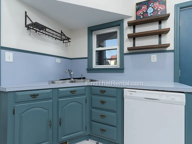 423 N Bedford St — Photo 12