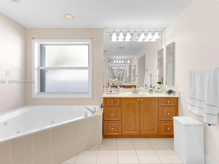 5253 NW 94th Doral Pl #5253 — Photo 11