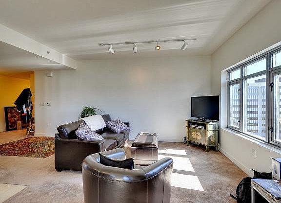 4th image of 175 W Saint James St Unit 1003