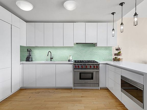 2nd image of 44 W 22nd St #Penthouse