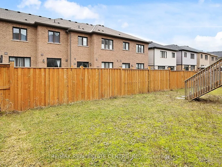 80 Scarletwood St — Photo 43