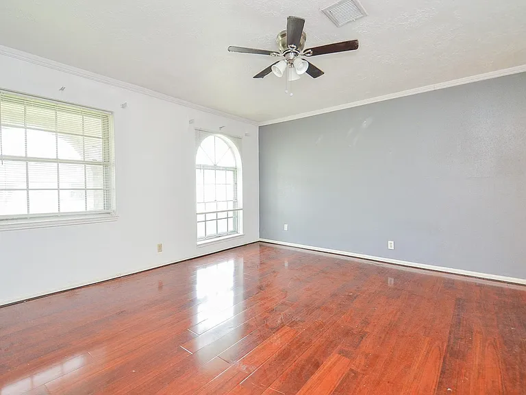 9323 Claridge Dr — Photo 29