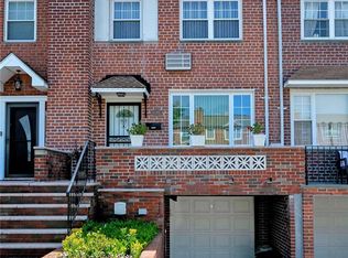 6066 72nd St, Maspeth, NY 11378