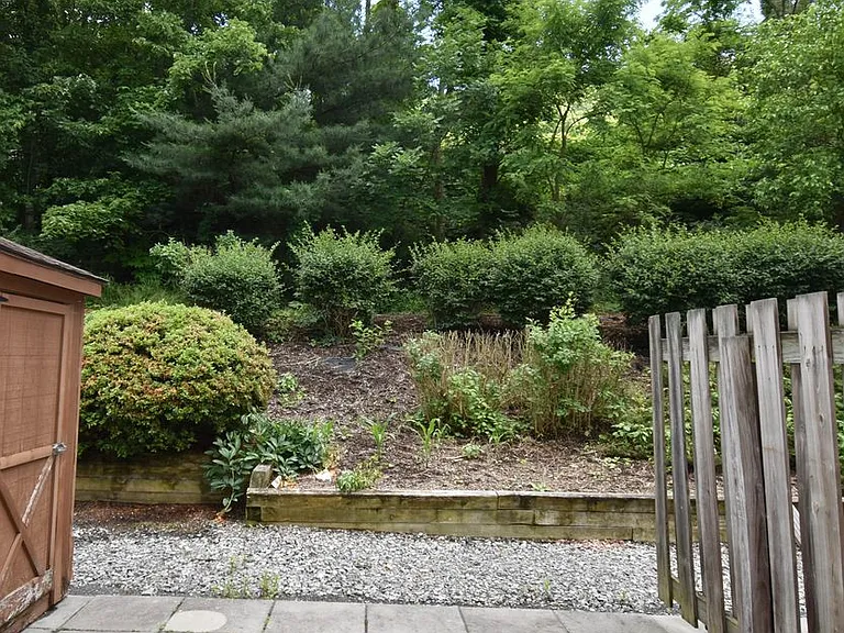 351 W Grape St — Photo 20