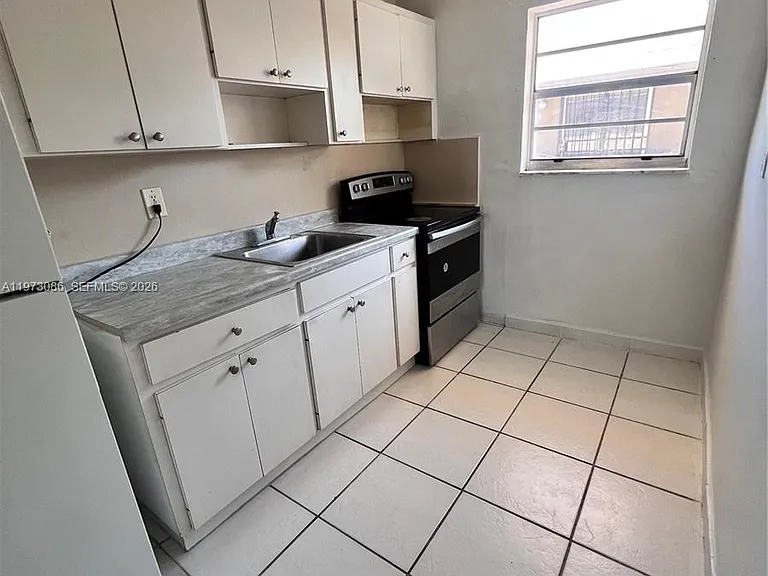 609 SW 14th Ave #2 — Photo 11
