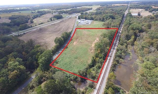 2nd image of Curtis Ln