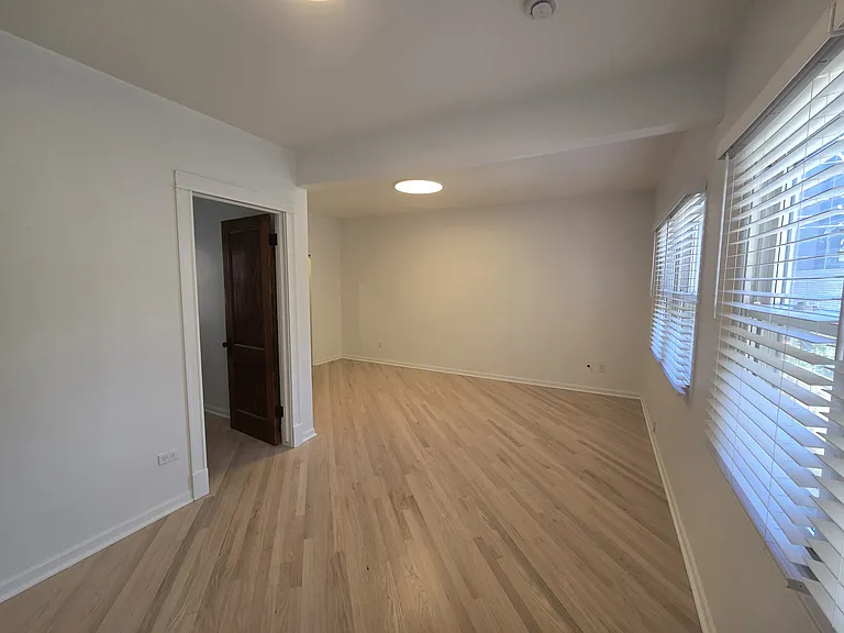 2255 W Huron St #1R — Photo 2