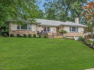 37 Lake Dr W, Wayne, NJ 07470