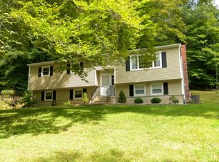 5 Roberts Dr, Bethel, CT 06801