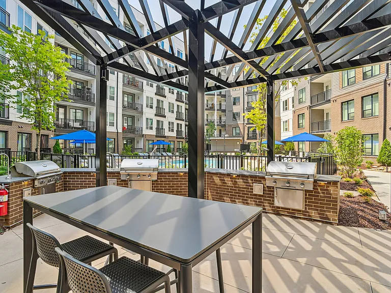 Solis Midtown — Photo 10