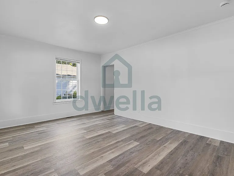 237 Woodlawn Ave — Photo 5