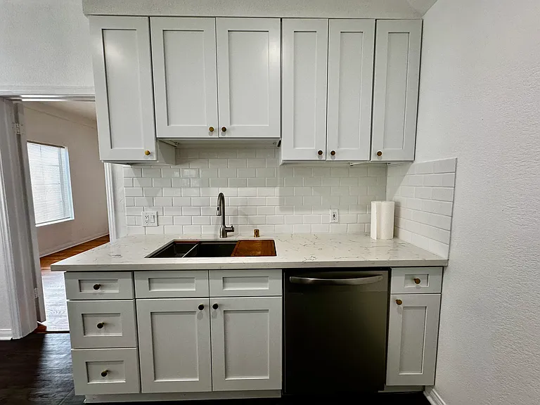 227 N Adams St #6 — Photo 9