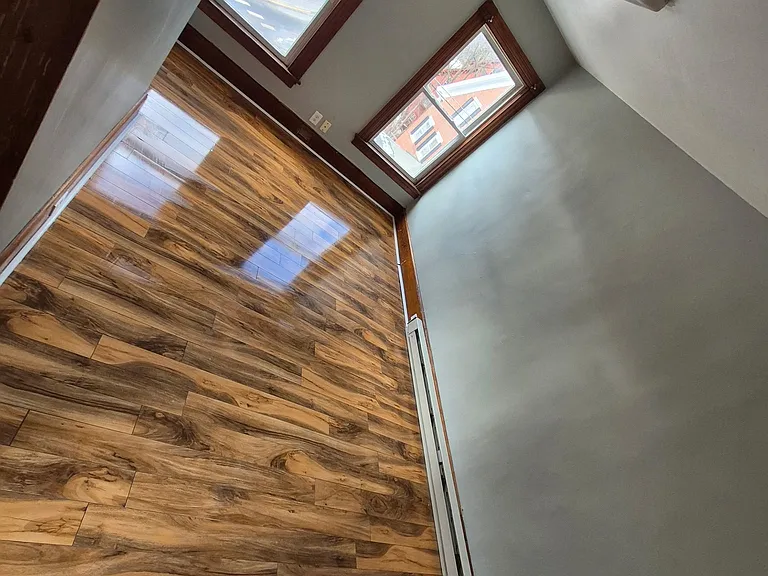 4 Thompson St #3 — Photo 10