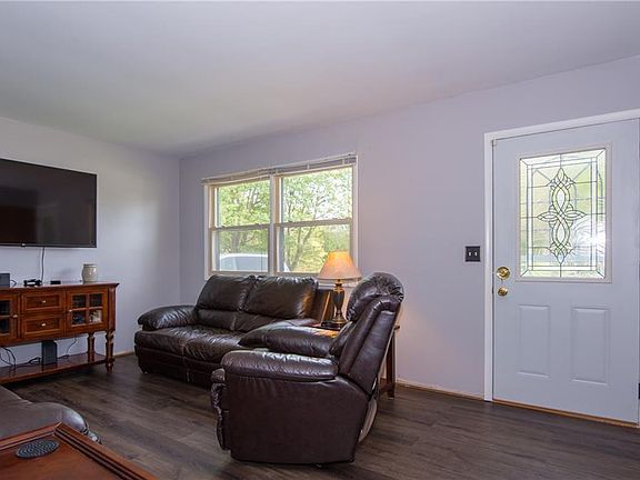 5th image of 8023 Charlecot Dr