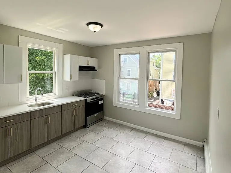 27-29 N Munn Ave #2A — Photo 2