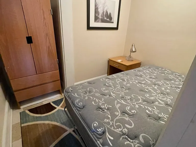 520 W 3rd St #1E — Photo 18