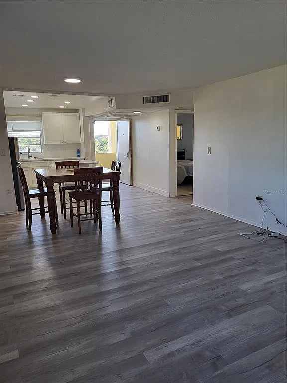 2 bed, 2.0 bath, 970 sqft, $2,500 — Photo 4