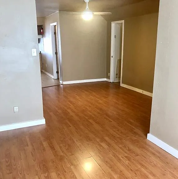 230 W Lee Ave — Photo 22