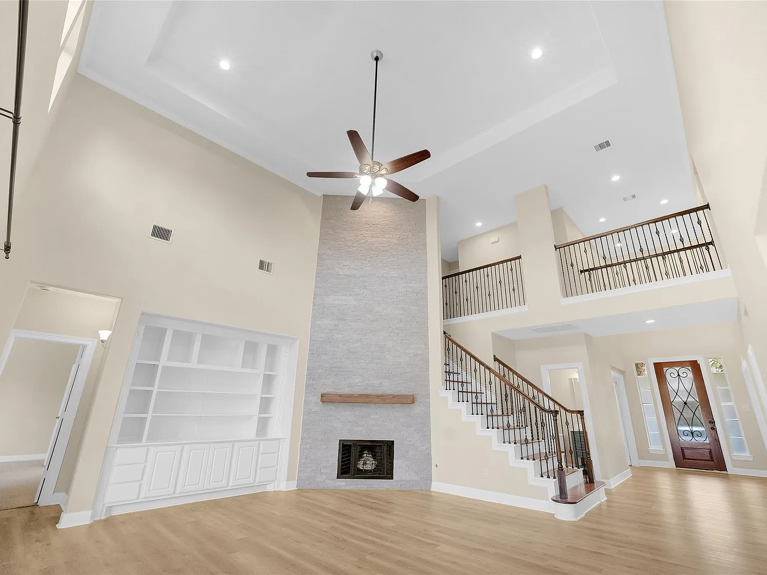 5 bed, 4.5 bath, $5,500 — Photo 3