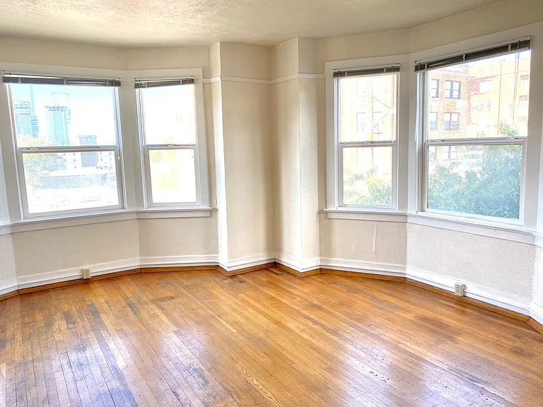St Florence Apartments — Photo 2