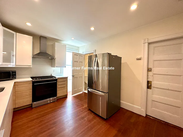 692 Columbia Rd #2A — Photo 6