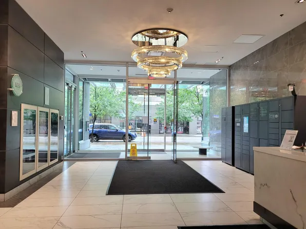 1283 Howe St #2501, Vancouver, BC V6Z 0E3