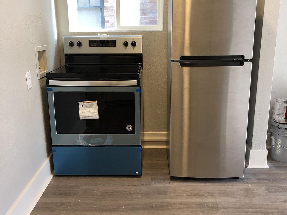 1st image of 1714 W Pacific Ave APT B