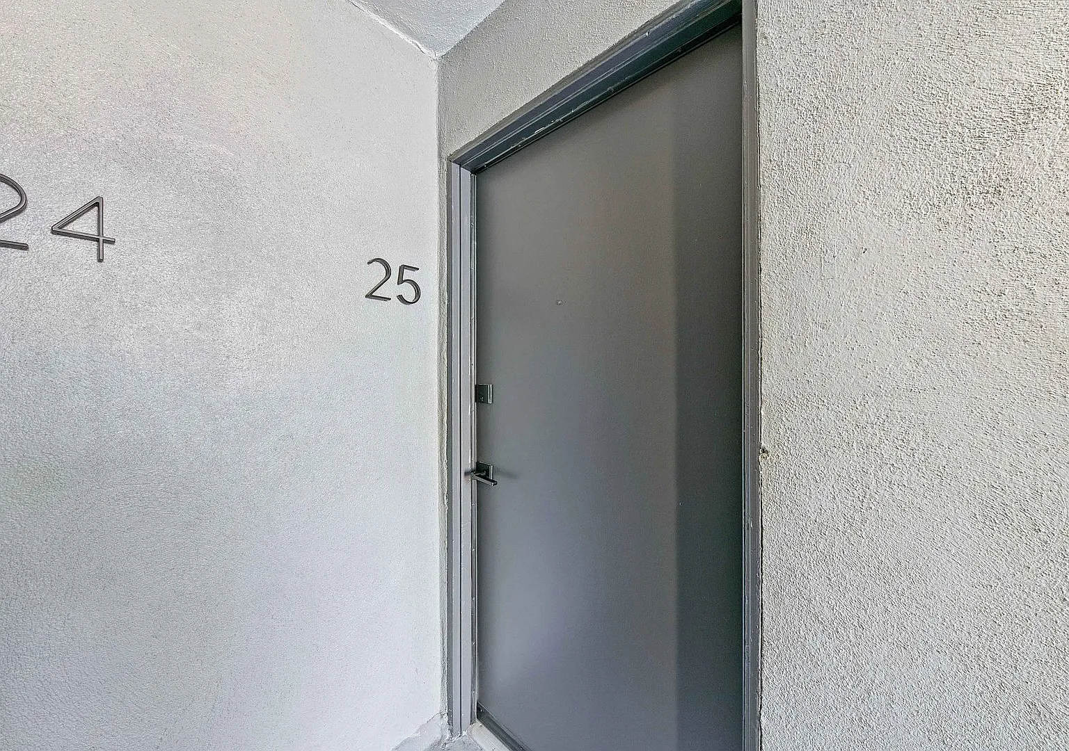 1867 Temple Ave — Photo 2