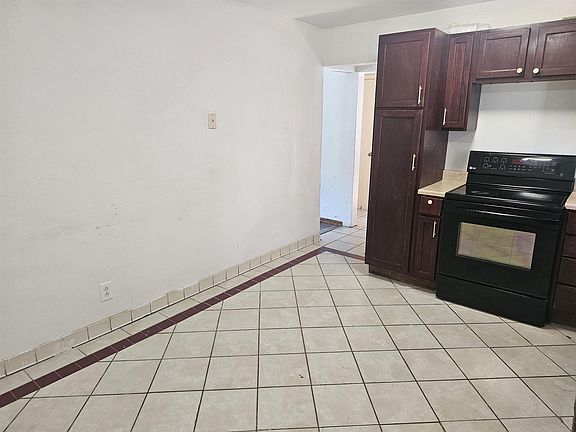 4th image of 615 12th St