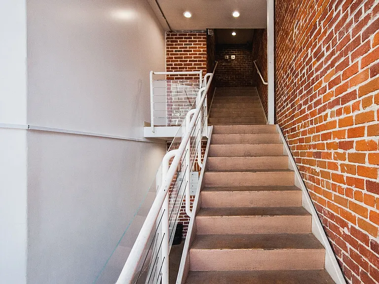 Daisy Studios & Lofts — Photo 8