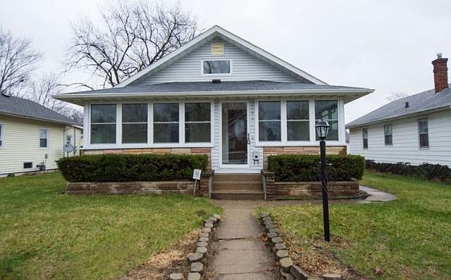 1st image of 834 S 35th St