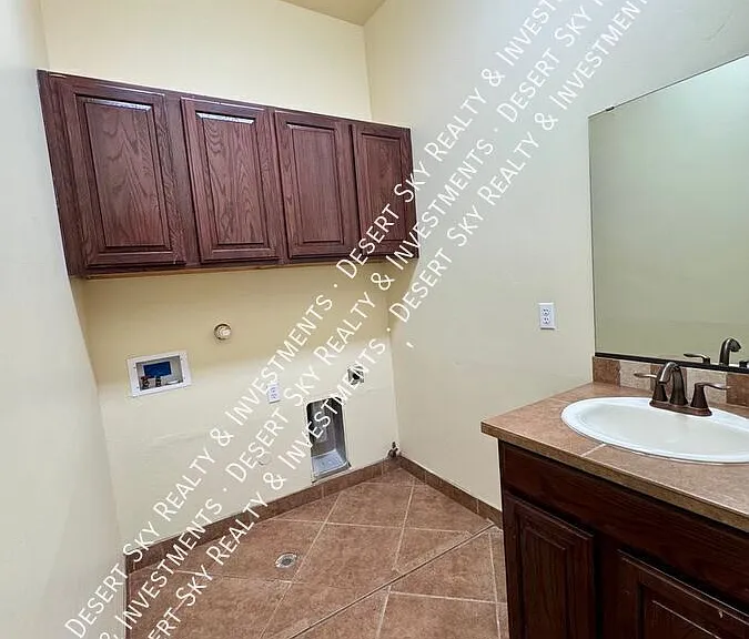 4334 Capistrano Ave — Photo 19