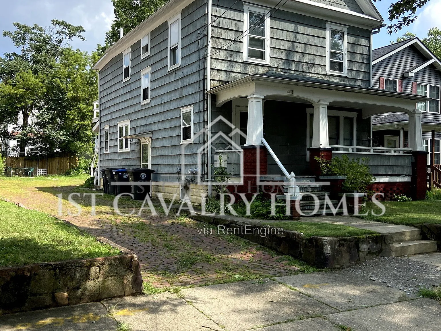 3 bed, 1.0 bath, 1300 sqft, $925 — Photo 2
