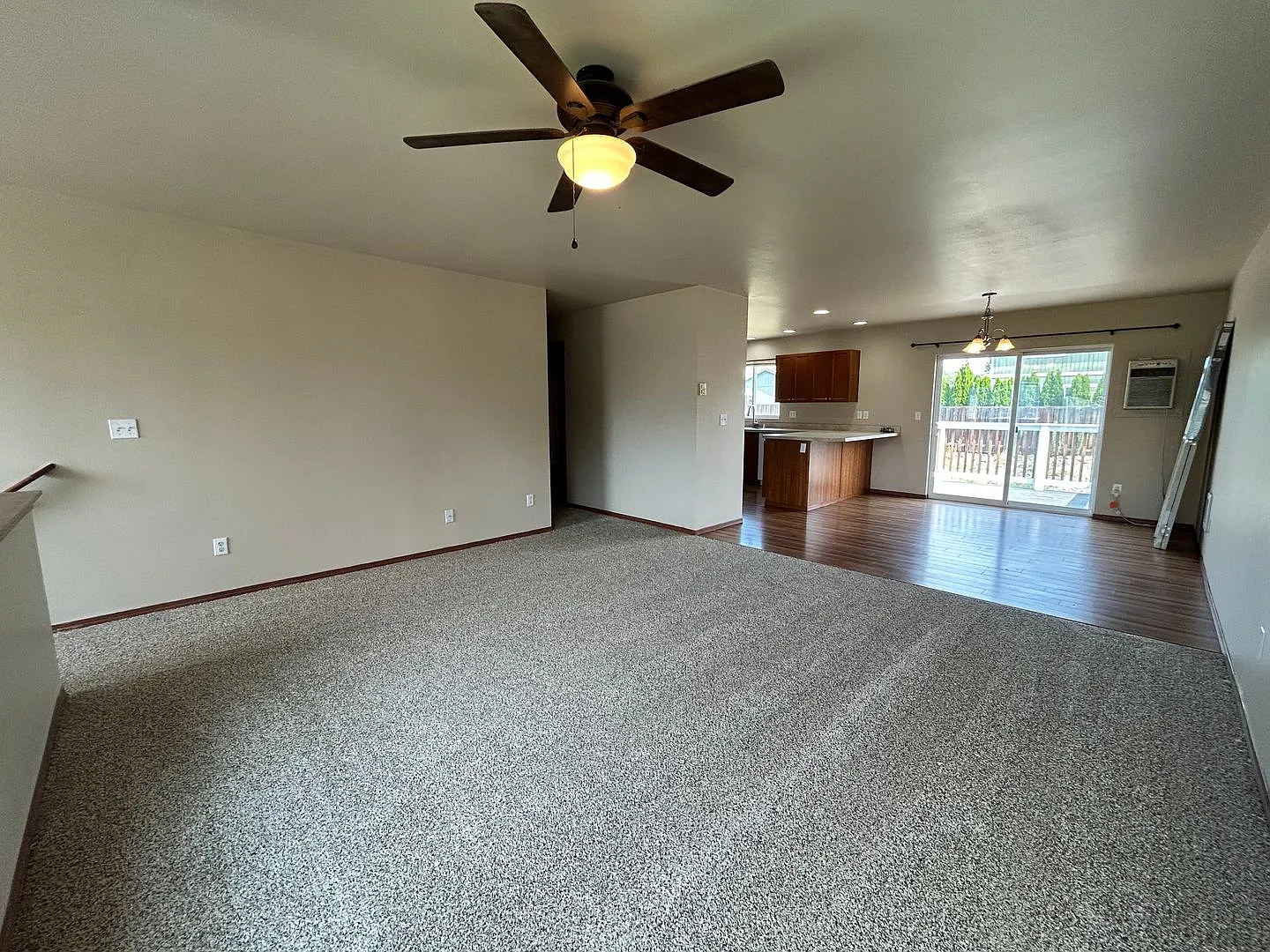 Large 5 Bedroom Home For Rent! — Photo 4