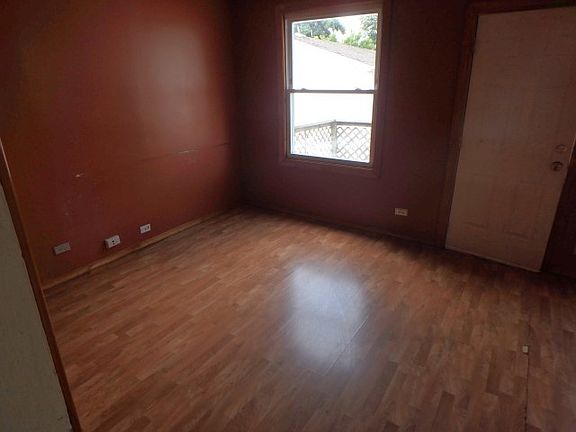3rd image of 14507 McKinley Ave