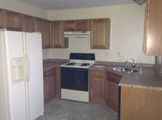 W358N5915 Surrey Dr, Oconomowoc, WI 53066
