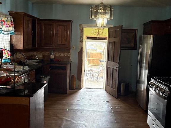 3rd image of 1803 Sayle St