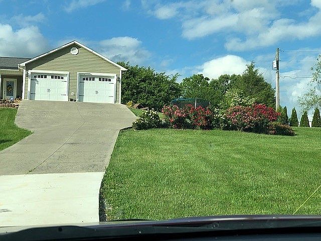 2nd image of 885 Robertson Rd