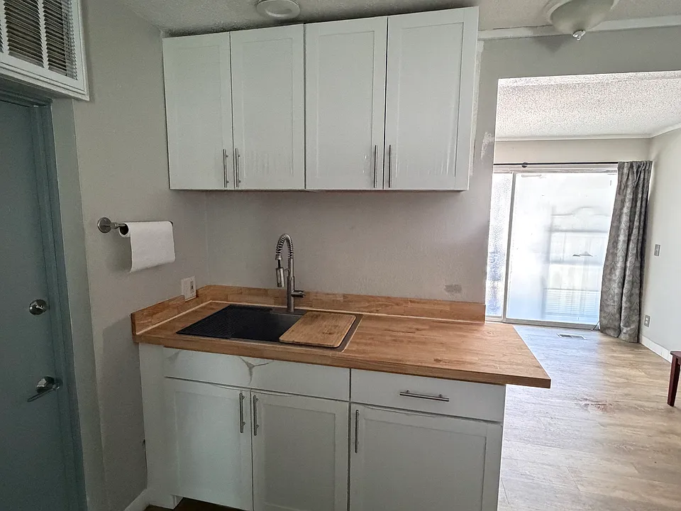 407 S Hillcrest Ave #405