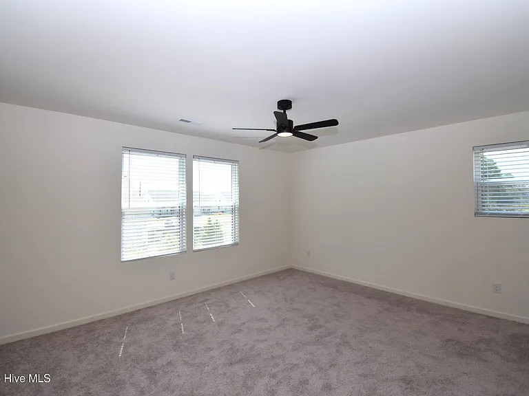 2400 Brookville Dr #B — Photo 4