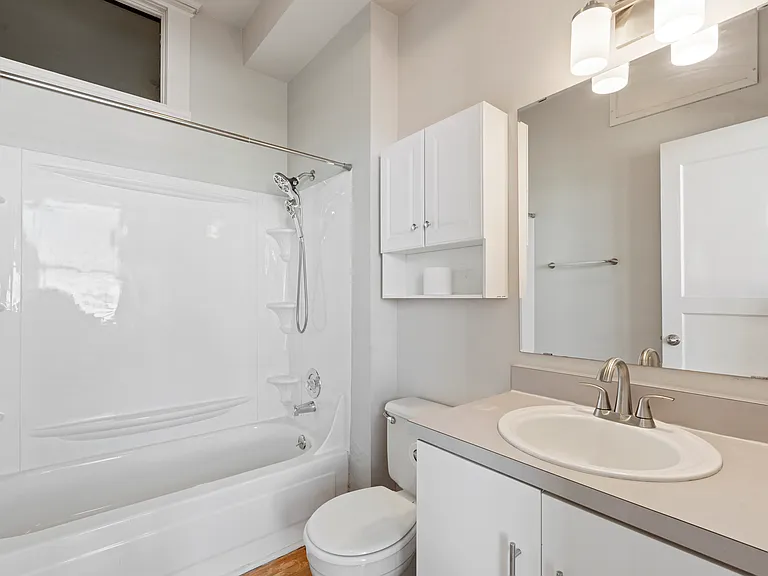 Idaho Building Apartments — Photo 35